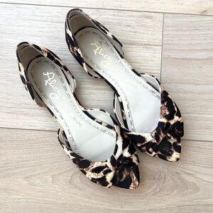 ALICE + OLIVIA flats / leopard print peep toe fabric flats / size 36